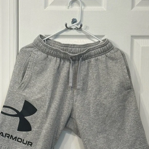 Under Armour Men's Athletic Gray Shorts - Picture 1 of 6